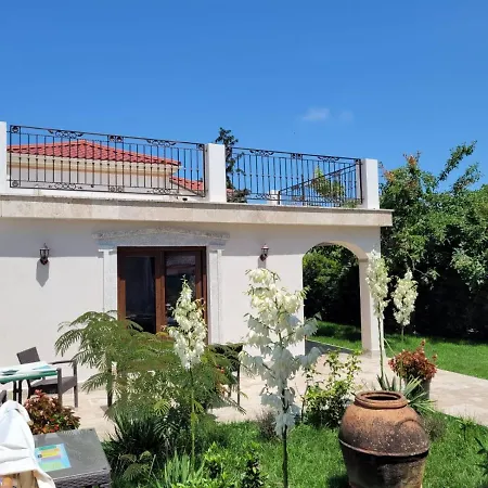 Πανσιόν Caviar 3*