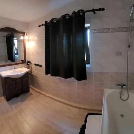 Πανσιόν Caviar